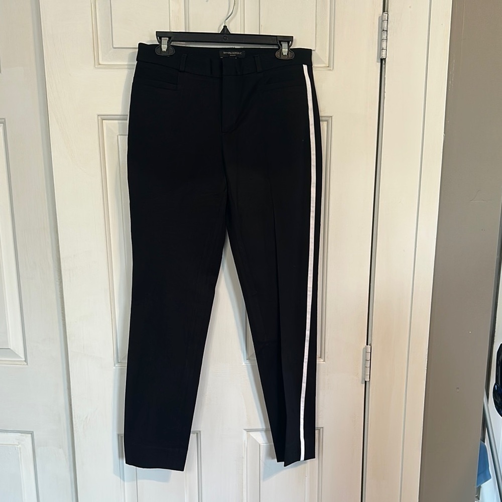 Banana Republic Black pant with white stripe size 6L